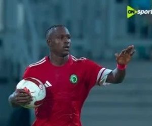 في الدقيقة 58.. أرنولد إيبا يسجل الهدف الأول لمودرن سبورت بمرمى الزمالك