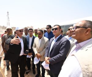 وزير الإسكان ومحافظ مطروح يتفقدان مشروع إحلال وتجديد كوبري روميل