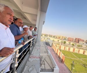 وزير الإسكان يتابع موقف المشروعات السكنية والمرافق والخدمات بمدينة قنا الجديدة