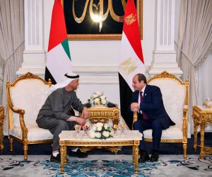 الرئيس السيسى يستقبل الشيخ محمد بن زايد فى مطار العلمين 