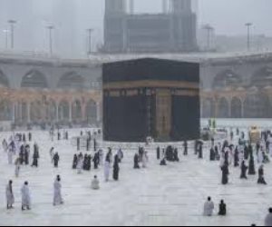 تقلبات مناخية شديدة بالمملكة.. أمطار على مكة والمدينة والأرصاد تحذر من السيول