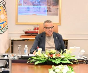 محافظ جنوب سيناء يوجه بدعم القيادات الشابة وفق الكفاءات لتطوير الأداء وتحسين خدمة المواطنين محافظ جنوب سيناء يوجه بدعم القيادات الشابة وفق الكفاءات لتطوير الأداء وتحسين خدمة المواطنين