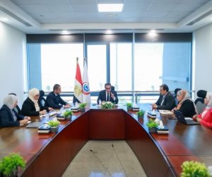وزير الصحة يناقش ملف تكليف أعضاء المهن الصحية ويبحث آليات توزيعهم على المنشآت