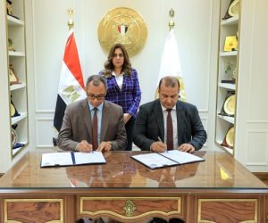«ميخائيل» تشهد مراسم توقيع عقد توريد مجزرين متنقلين لذبح الماشية في المناطق الحدودية