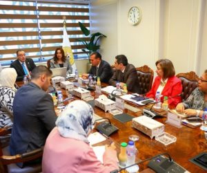 وزيرة التنمية المحلية تناقش مجالات التعاون المشترك مع رئيس الجهاز المركزي للتنظيم والإدارة