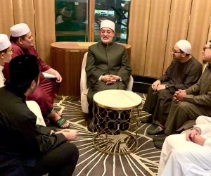 مفتي الجمهورية يلتقي خريجي الأزهر المشتغلين بالإفتاء في ماليزيا ويؤكد أهمية نقل المعلومة من مصادرها الموثوقة