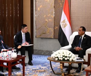 رئيس الوزراء يلتقي رئيس شركة CNCEC الصينية للبتروكيماويات