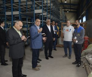 وزير الدولة للإنتاج الحربي يطمئن على سير العملية الإنتاجية خلال مرور مفاجئ على شركة أبو زعبل