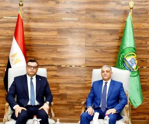 وزير الإسكان ومحافظ الإسماعيلية يتابعان عددا من ملفات العمل المشتركة