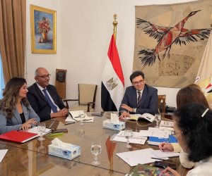 وزير الثقافة يبحث مع المدير الإقليمي لليونسكو في القاهرة تطوير المتاحف والتعاون في مجالات الذكاء الاصطناعي وصون التراث الإفريقي