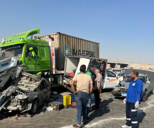 مصرع شخصين بالطريق الأوسطى وإصابة 8 آخرين فى تصادم سيارة نقل و4 مركبات  