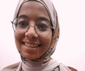 طالبة من سوهاج تحصد المركز الثانى دوليا بابتكار حزام أمان ذكى للأطفال
