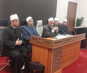رئيس القطاع الديني يعقد اجتماعًا موسعًا مع مديريات القاهرة والسويس وبورسعيد لبحث الأنشطة الدعوية وبرامج الشراكة الوطنية