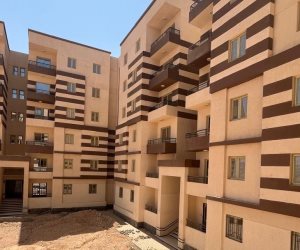 وزير الإسكان يتابع موقف وحدات "سكن لكل المصريين" و"ديارنا" بمدن بدر وقنا والمنيا وبرج العرب الجديدة