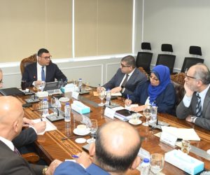 وزير الإسكان يعقد اجتماعاً لمتابعة سير العمل بقطاعات هيئة المجتمعات العمرانية الجديدة
