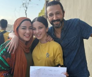 أسما شريف منير تجمع بين زوجها وطليقها مع ابنتها فى أول يوم دراسة.. صور