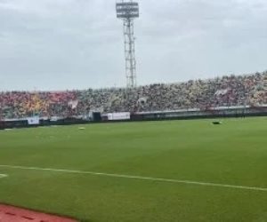 قبل اللقاء بساعات قليلة .. هطول الأمطار مجددا على ملعب مباراة منتخب مصر وبوركينا فاسو