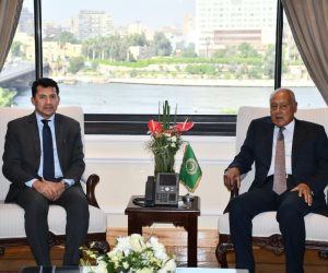 وزير الشباب والرياضة المصري يلتقي الأمين العام لجامعة الدول العربية دعماً للعمل العربي المشترك