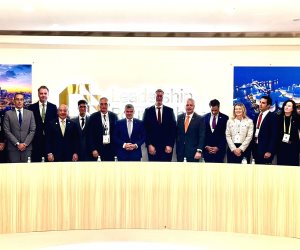 وزير البترول يرأس المائدة المستديرة بمؤتمر Gastech لتعظيم الاستفادة من موارد الغاز المصرى