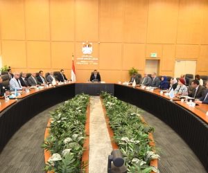 وزير الإسكان يترأس اجتماع اللجنة التنسيقية العليا لمتابعة ملفات العمل بكل المدن ويصدر حزمة من التوجيهات