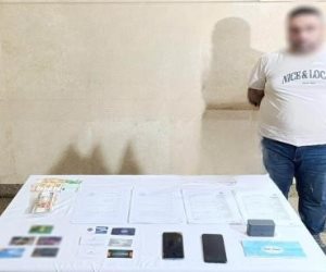 ضبط مدير شركة سياحة بدون ترخيص للنصب على الأجانب بالقاهرة