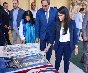 وزيرة التخطيط تضع حجر الأساس لأول مصنع لتربية ديدان القز وإنتاج الحرير الطبيعي في قنا