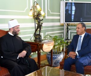 بدر عبد العاطي يبحث مع وزير الأوقاف تعزيز التعاون بما يخدم المصلحة الوطنية