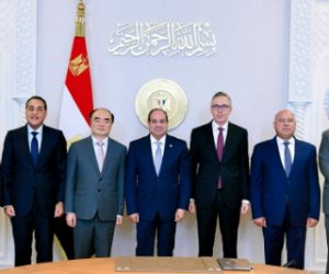 الرئيس السيسى يستقبل قيادات شركتى "سكاتك" و"صنجرو" لبحث استثمارات الطاقة الجديدة والمتجددة