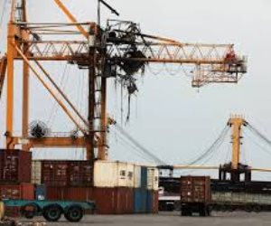 جيش الاحتلال الإسرائيلى يصدر إنذار عاجل بإخلاء ميناء الحديدة فى اليمن