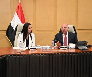 وزير الصناعة والنقل ووزيرة التضامن يشهدان توقيع بروتوكول تعاون لرعاية المسنين المحالين للتقاعد من وزارة الصناعة  