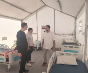 وكيل صحة سيناء شمال يواصل جولاته ويفاجئ مستشفيات الشيخ زويد رفح ويوقع خصم من مستحقات شركة النظافة (صور)