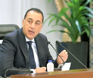 رئيس الوزراء يصل إلى "القنطرة غرب الصناعية" لافتتاح أولى مشروعاتها