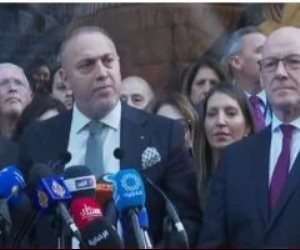 رفع العلم الفلسطينى على مبنى البعثة الفلسطينية فى لندن
