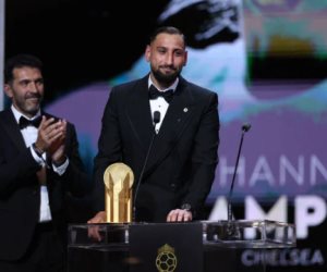 مباشر الكرة الذهبية.. دوناروما يفوز بجائزة ياشين لأفضل حارس فى العالم