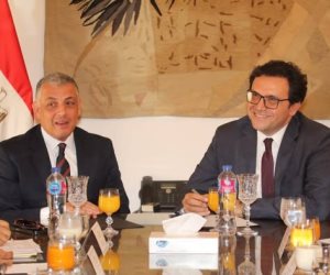 وزير الثقافة ومحافظ الإسماعيلية يبحثان ترتيبات المهرجان الدولي للفنون الشعبية