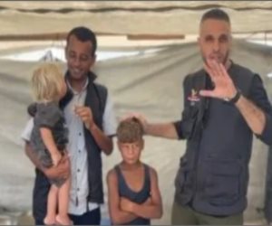 جدة طفلي غزة النازحين: جدوع قطع مسافات لم يقطعها رجل بعمر الـ 60 وكان يظن أن أهله استشهدوا 