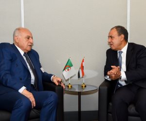 وزير الخارجية يلتقي وزير خارجية الجزائر على هامش أعمال الجمعية العامة للأمم المتحدة