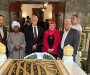 محبو وأبناء جمال عبد الناصر يحيون ذكرى رحيله الـ55 أمام ضريح الزعيم