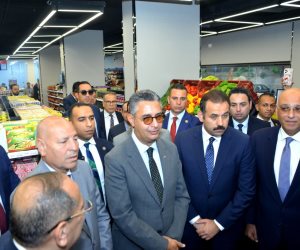 وزير التموين يفتتح أول ثلاثة فروع مطوّرة للمجمعات الاستهلاكية بالعلامة التجارية الموحدة “كاري أون”
