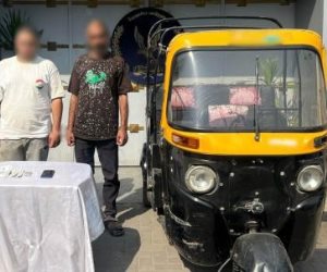 ضبط عاطلين بالقاهرة سرقا "توك توك" وهاتفًا محمولًا ومبلغًا ماليًا تحت تهديد القوة
