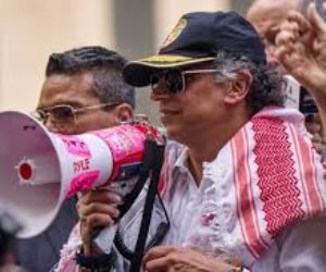 رئيس كولومبيا يضرب من جديد.. طرد البعثة الدبلوماسية الإسرائيلية بالكامل من بلاده