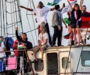 الشرطة الإسرائيلية تحتجز مشاركين بأسطول الصمود وتنقلهم إلى مصلحة السجون
