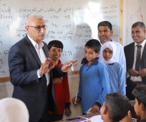 محافظ شمال سيناء يصدق على النزول بسن القبول بالمرحلة الابتدائية وفصول للخدمات بالعريش والشيخ زويد وبئر العبد (صور)