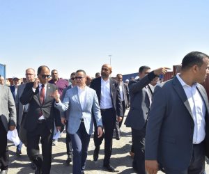 وزير الاستثمار والتجارة الخارجية يتفقد ميناء العين السخنة ويتابع سير العمل بمنظومة الفحص المشترك