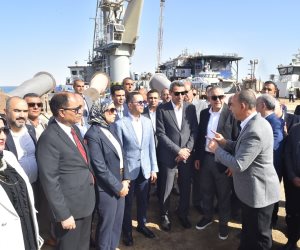 وزير الاستثمار والتجارة الخارجية ومحافظ السويس يتفقدان المنطقة الحرة بعتاقة والأدبية بالسويس الجديدة