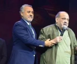 ضياء الميرغنى خلال تكريمه بمهرجان نقابة المهن التمثيلية : عملية تسليك عصب فاشلة بالعمود الفقرى سبب تعبى