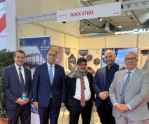 سفير مصر لدى بلجيكا والاتحاد الأوروبى يتفقد أجنحة الشركات المصرية بمعرض Busworld 2025