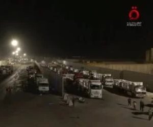 تحرك قافلة المساعدات الإنسانية زاد العزة الـ45 من مصر إلى قطاع غزة.. فيديو