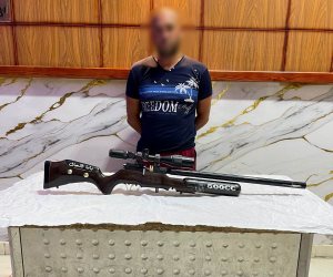 ضبط شخص قتل 3 كلاب وأصاب اثنين داخل استاد بالزقازيق
