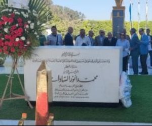 بدأ منذ قليل.. توافد المواطنين على ضريح بطل الحرب والسلام بالمنصة لإحياء ذكرى نصر أكتوبر
